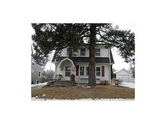 431 26th St SE, Cedar Rapids, IA 52403