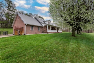 4 Beth Ln, Milton, WV 25541