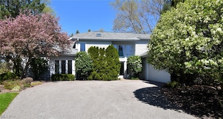 33605 Wellingford Ct, Solon, OH 44139