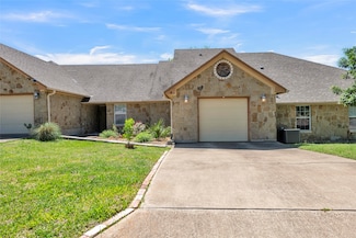 4 Matthews Dr, Lampasas, TX 76550