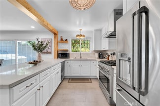 109 Triangle St, Thousand Oaks, CA 91360