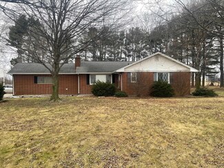 1976 Linden Rd, Plymouth, IN 46563