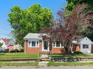 601 Laurel Hill Ave, Cranston, RI 02920