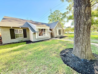 5602 Valkeith Dr, Houston, TX 77096