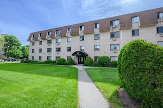 135 Grove St Unit 145, Rockland, MA 02370
