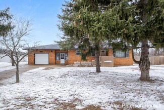 1325 S Beechtree St, Grand Haven, MI 49417