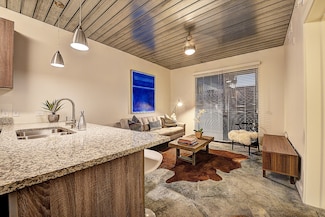 3550 Main St Unit 6128, Houston, TX 77002