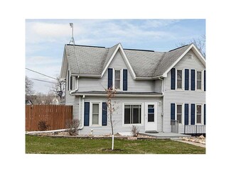 152 North Ave, Central City, IA 52214
