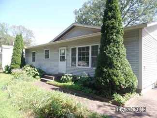 788 Church St, Whitinsville, MA 01588