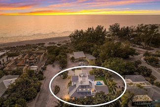 112 50th St, Holmes Beach, FL 34217