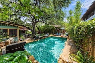 221 Park Ln, Austin, TX 78704