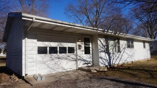 506 W 5th St, Momence, IL 60954