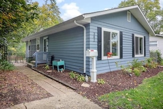 342 Seminole Ln, Carol Stream, IL 60188