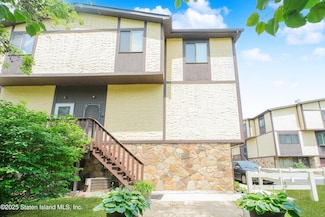40 Parkview Loop, Staten Island, NY 10314