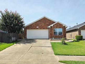 6249 Geneva Ln, Fort Worth, TX 76131