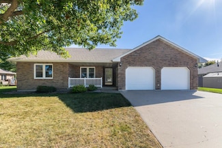 700 Missy Dr, Peosta, IA 52068