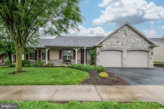 877 Cambridge Dr Unit 92, Manheim, PA 17545