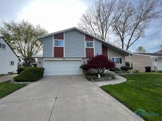294 Wakefield Place, Oregon, OH 43616