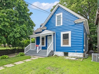 1722 Charles St, Rockford, IL 61104