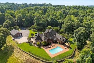 929 Blacksnake Rd, Stanley, NC 28164