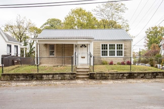 694 Higgins Ave, Paris, KY 40361