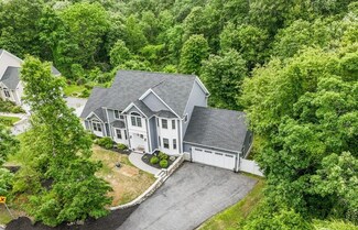 59 Eliot St, Sherborn, MA 01770
