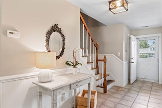 27 Meadow Ct, Huntington Station, NY 11746