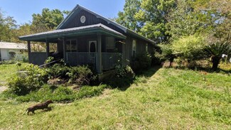 314 Hubbard St, Defuniak Springs, FL 32435