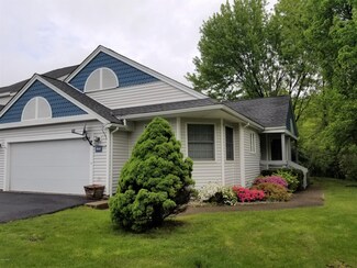 4040 Somerset Ct, Milford, PA 18337