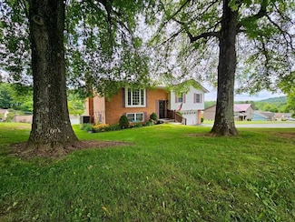 212 Cardinal Ave, Princeton, WV 24740