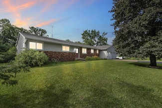 160 River Heights Dr, Plover, WI 54467