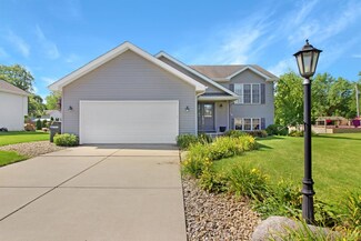 719 Seminole Dr, Lowell, IN 46356