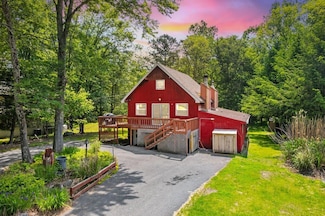 322 Clubhouse Dr, East Stroudsburg, PA 18302