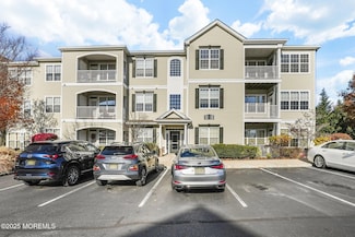 238 Mill Pond Way Unit 238, Eatontown, NJ 07724