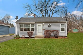2114 Edina Blvd, Zion, IL 60099