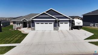 1604 W River Bend St, Brandon, SD 57005