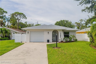 742 99th Ave N, Naples, FL 34108