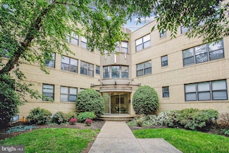 212 Oakwood St SE Unit 211, Washington, DC 20032