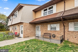 280 Via Cascata Dr, Clementon, NJ 08021