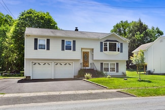 34 Plumtrees Rd, Bethel, CT 06801