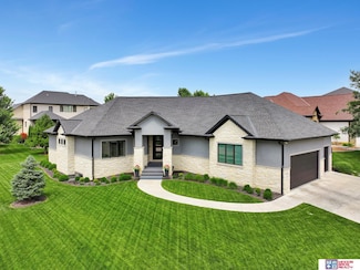 9300 Blackwood Ave, Lincoln, NE 68526