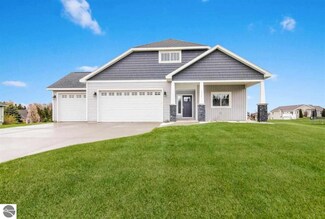 1432 Bee Ct, Traverse City, MI 49696