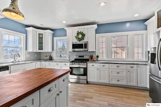 2627 Van Dorn St, Lincoln, NE 68502