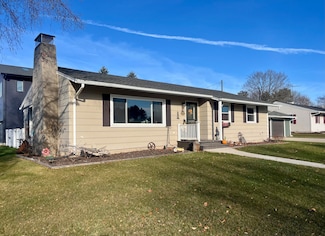 2734 33rd St, Two Rivers, WI 54241