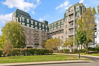 100 Marina Dr Unit 211, Quincy, MA 02171