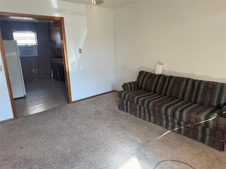 1303 Meadow Ln, Weatherford, OK 73096