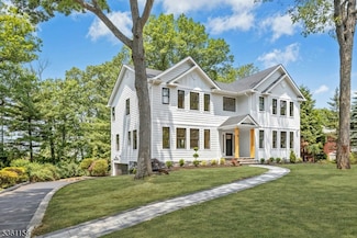 48 Hunterdon Blvd, New Providence, NJ 07974
