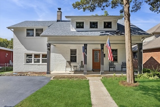 242 N Wilmette Ave, Westmont, IL 60559