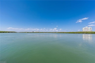 17 Bluebill Ave Unit 305, Naples, FL 34108