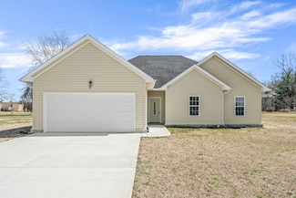 108 Red Bird Ave, Adairville, KY 42202